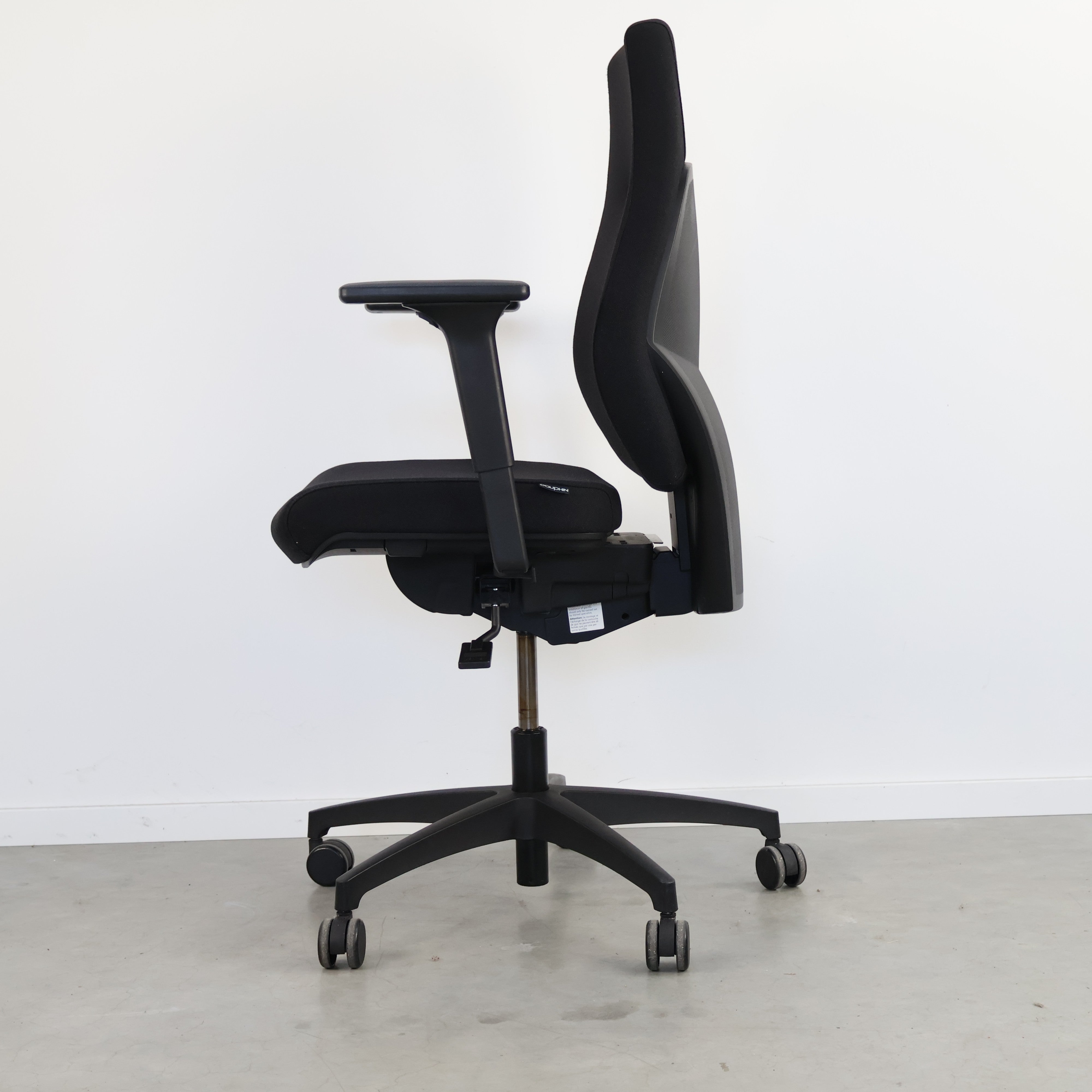 Dauphin Shape XT ergonomischer Bürostuhl in Schwarz, refurbished durch R&M
