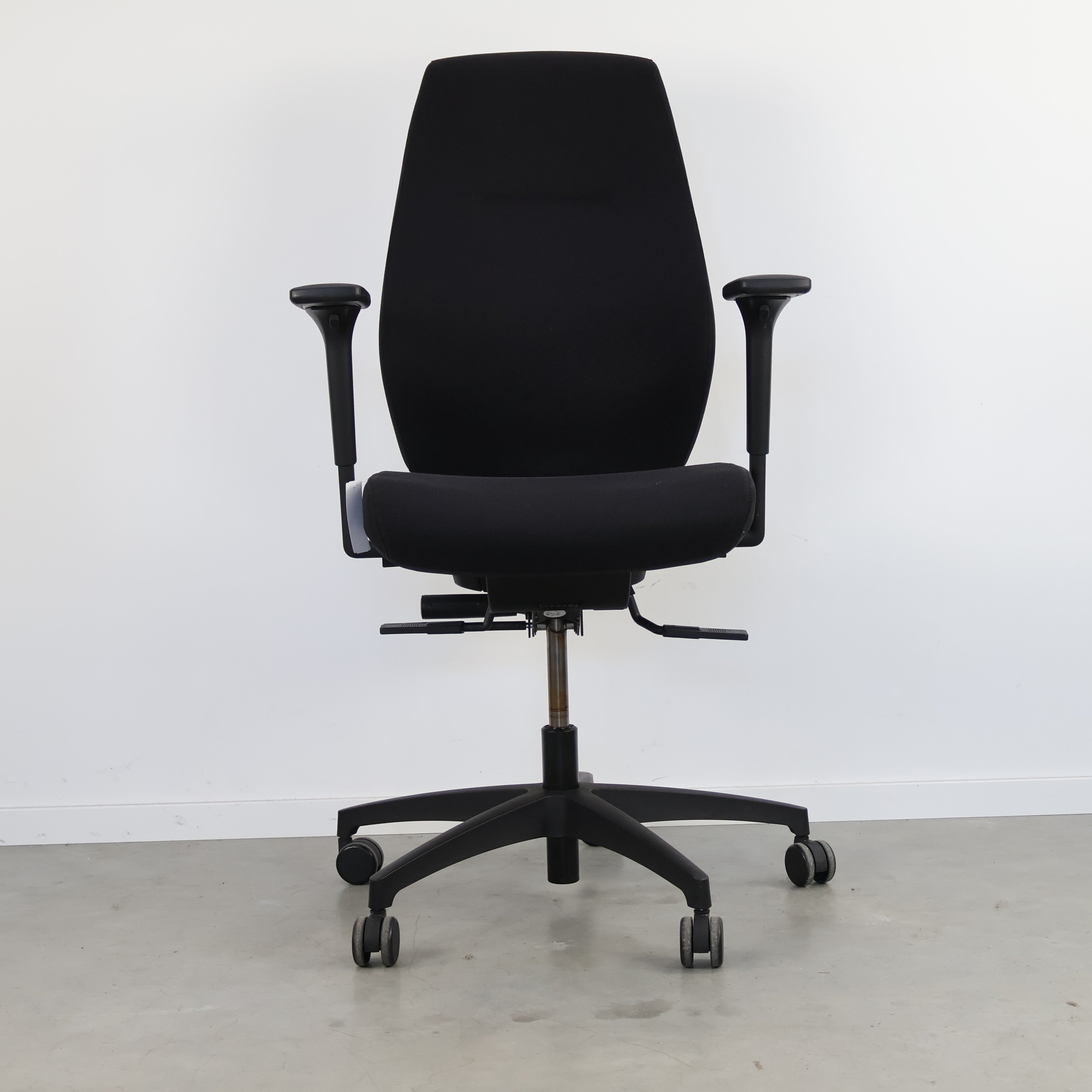 Dauphin Shape XT ergonomischer Bürostuhl in Schwarz, refurbished durch R&M