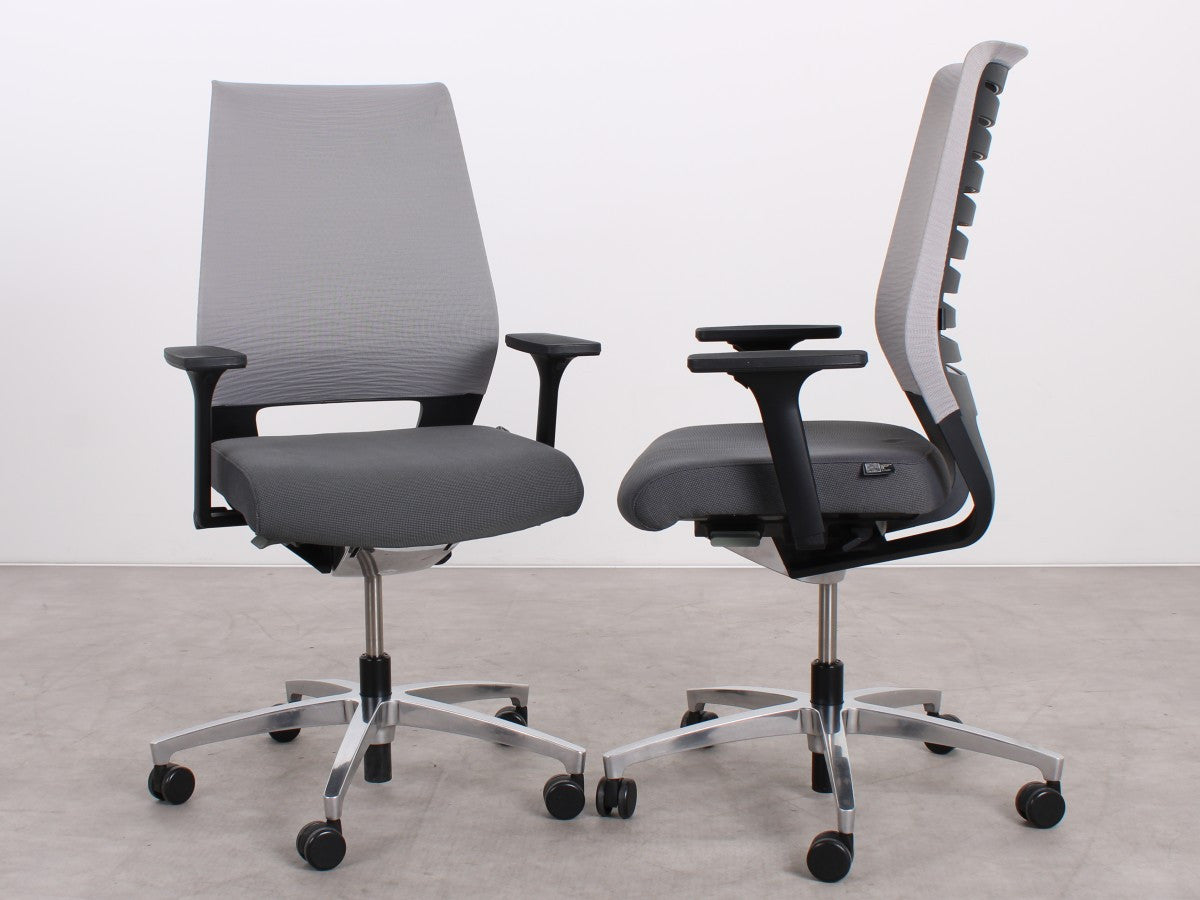 Dauphin X-Code ergonomischer Bürostuhl in Grau, Vorder- und Seitenansicht