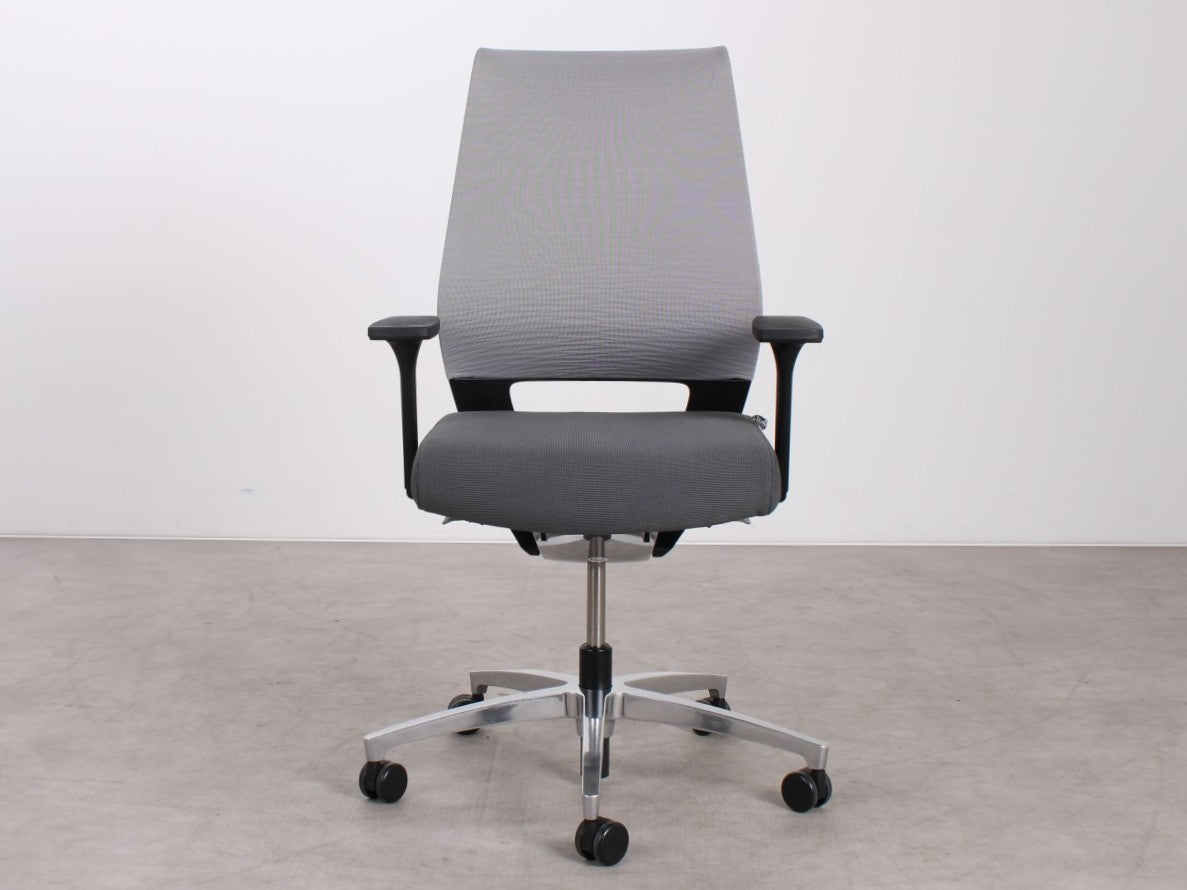 Dauphin X-Code ergonomischer Bürostuhl in der Vorderansicht