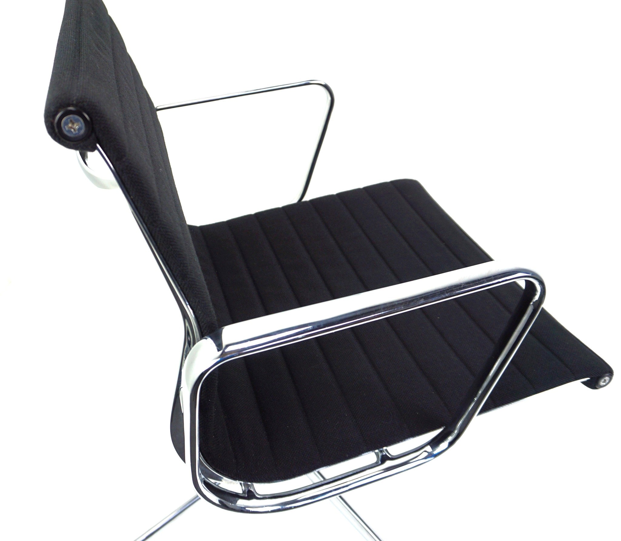 Vitra EA 108 Hopsak Design Konferenzstuhl Schwarz Sitz