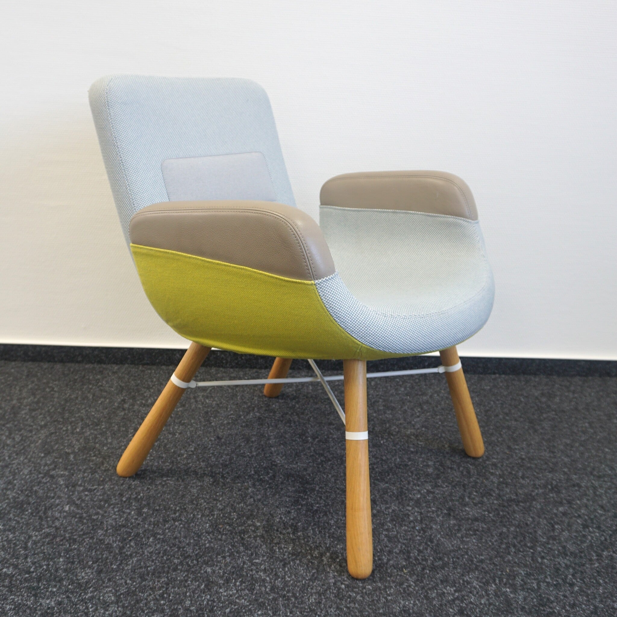 Vitra East River Design Sessel | Stoffmix Light 01