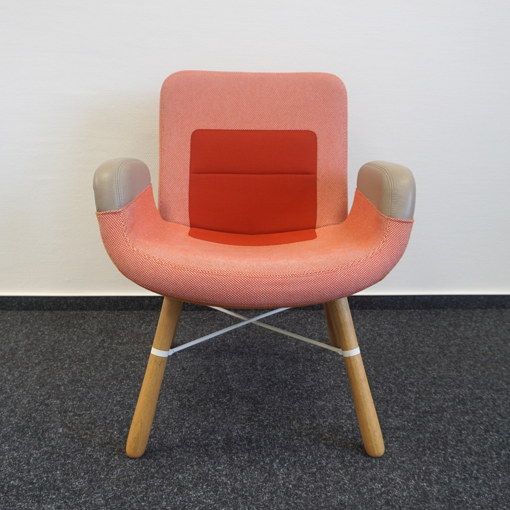 Vitra East River Design Sessel | Stoffmix Rot 02