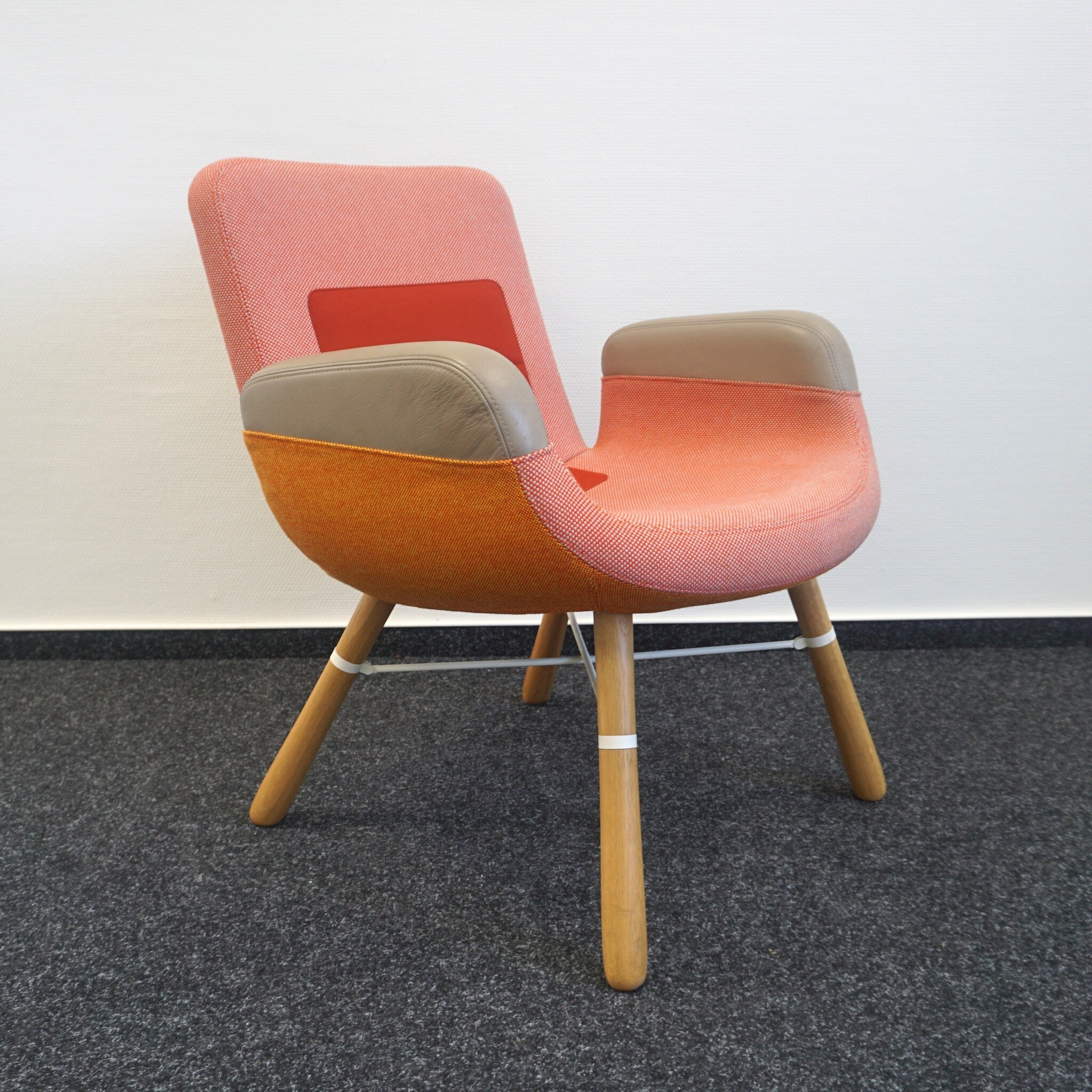 Vitra East River Design Sessel | Stoffmix Rot 02