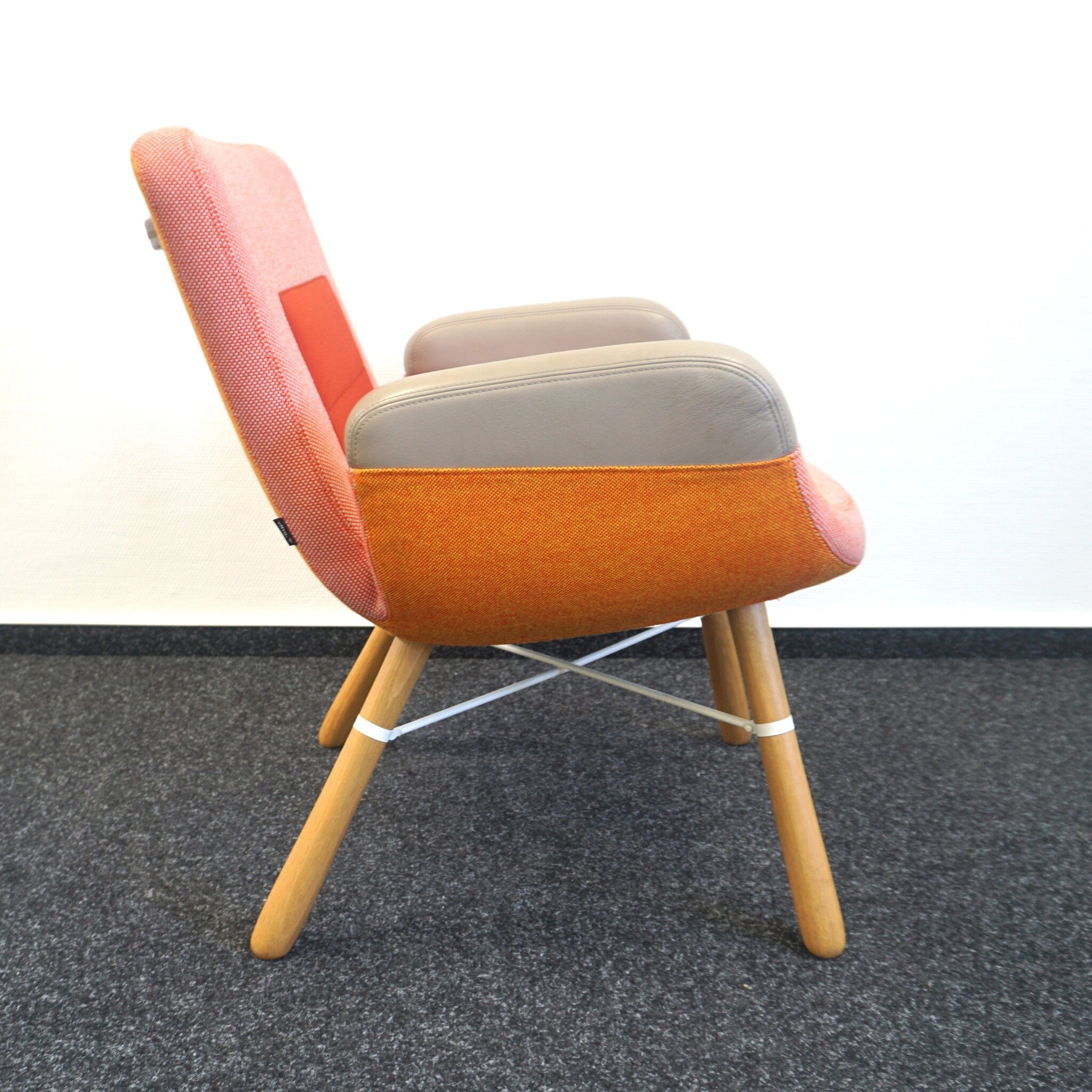 Vitra East River Design Sessel | Stoffmix Rot 02