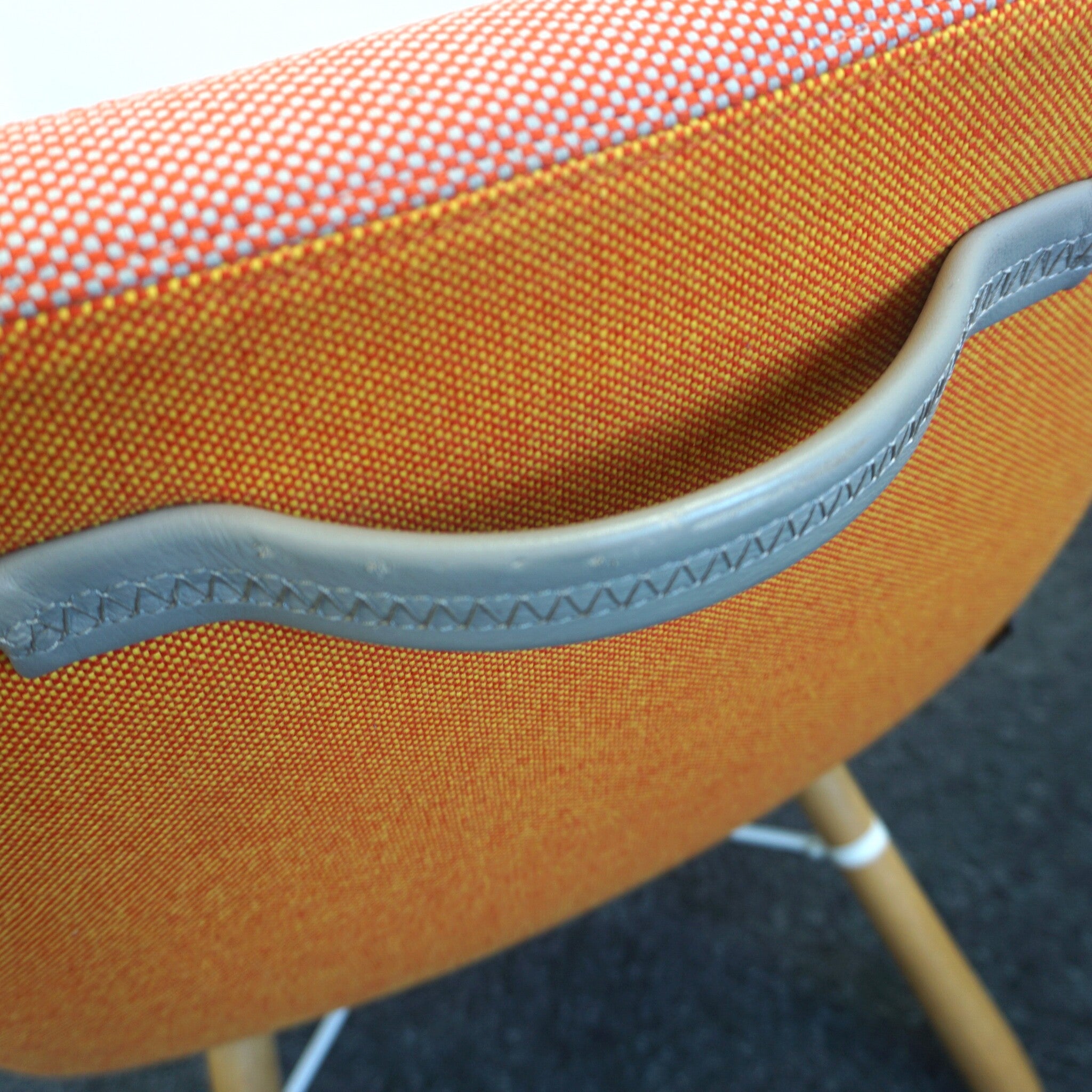 Vitra East River Design Sessel | Stoffmix Rot 02
