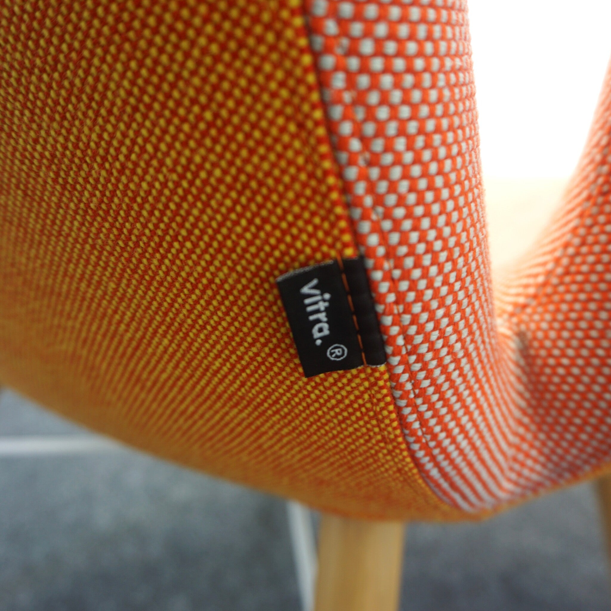 Vitra East River Design Sessel | Stoffmix Rot 02