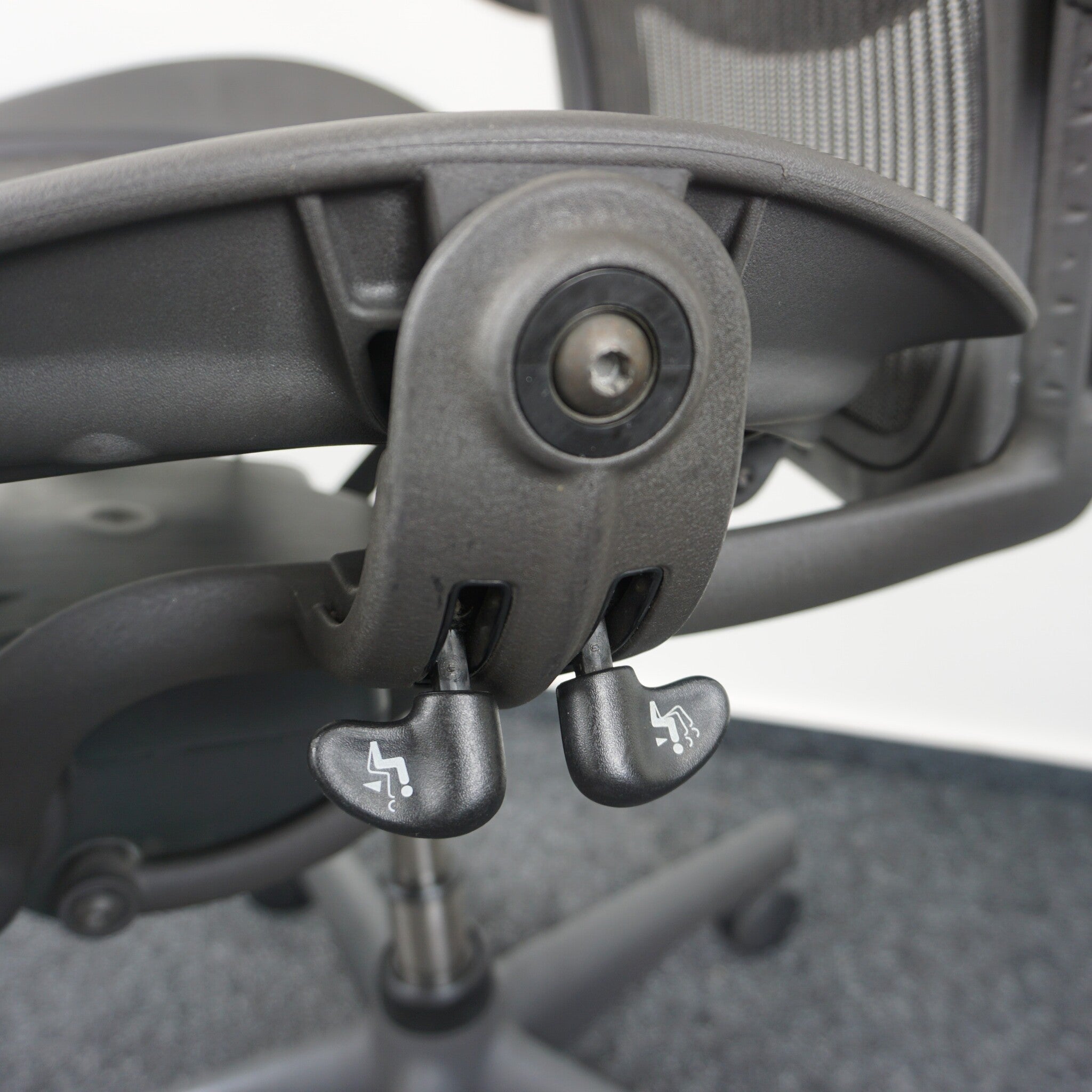 Herman Miller Aeron Bürodrehstuhl Größe B Einstellung