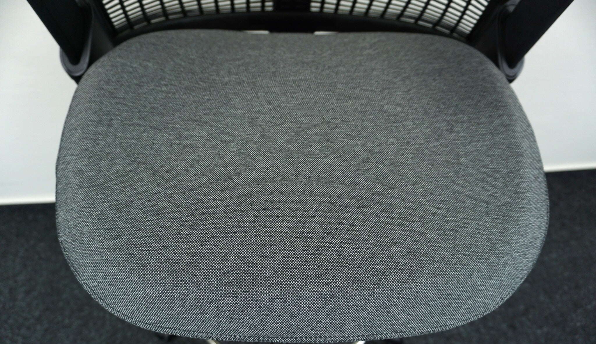 Herman Miller Sayl Bürodrehstuhl Grau-Schwarz Sitzpolster
