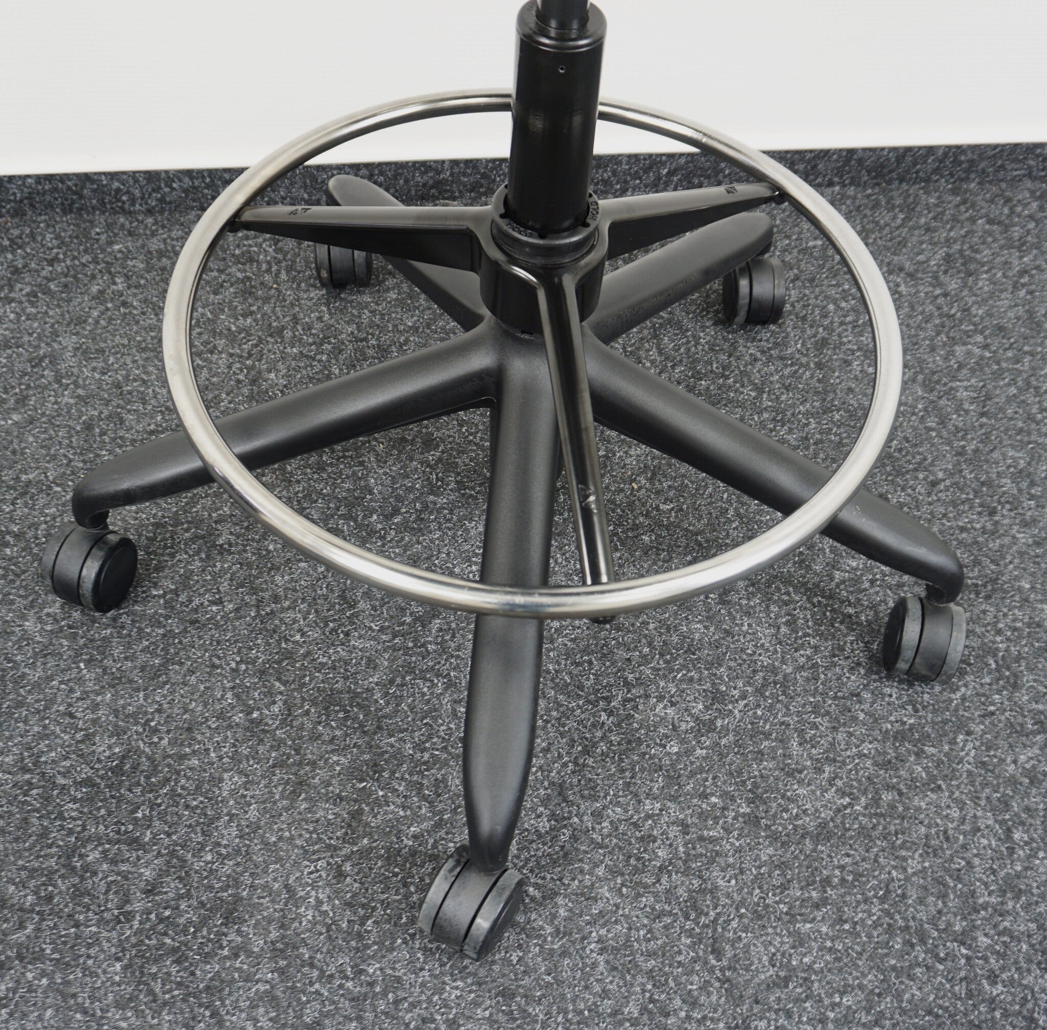 Herman Miller Sayl Bürodrehstuhl Fußdrehkreuz mit Ring