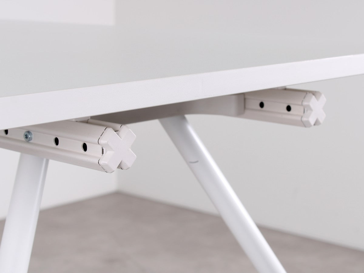 Gebrauchte Vitra Ad Hoc Classic Tische auf Rollen mit neuer Tischplatte