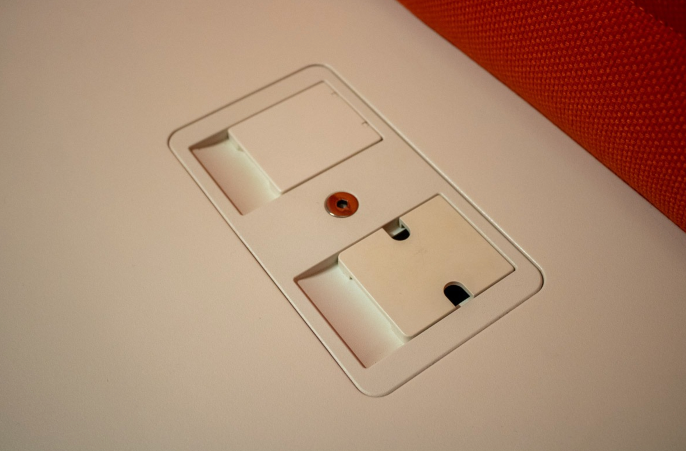 Gebrauchte Vitra Alcove High Back Sitzgruppe in Orange mit Tisch und Stromversorgung