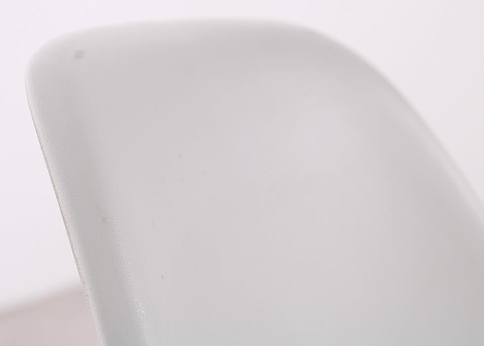 Gebrauchte Vitra Eames Plastic Side Chairs RE DSS in Weiß