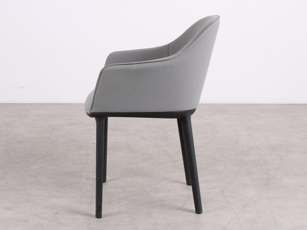Gebrauchte Vitra Softshell Chair in Grau mit Armlehnen