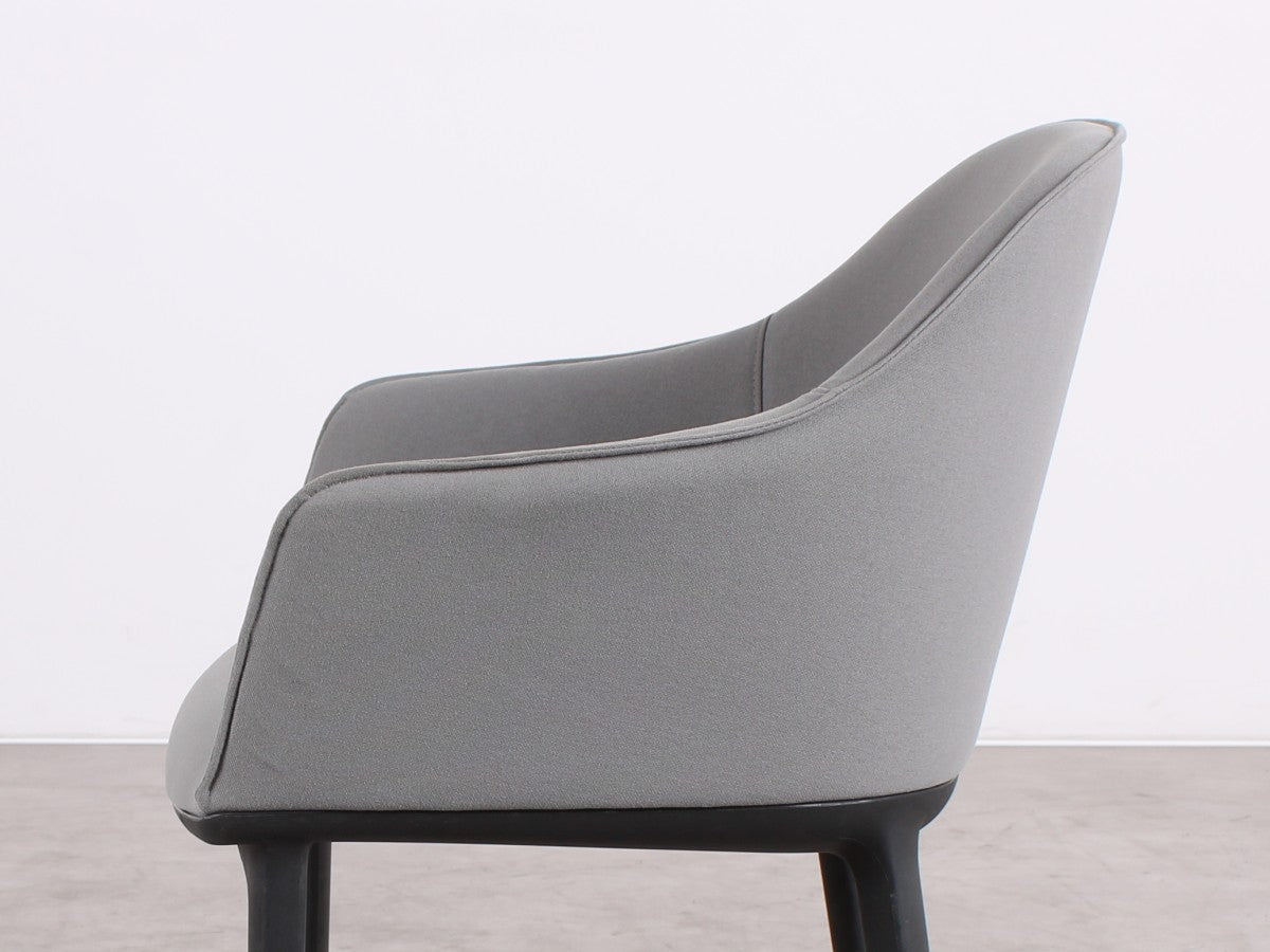 Gebrauchte Vitra Softshell Chair in Grau mit Armlehnen