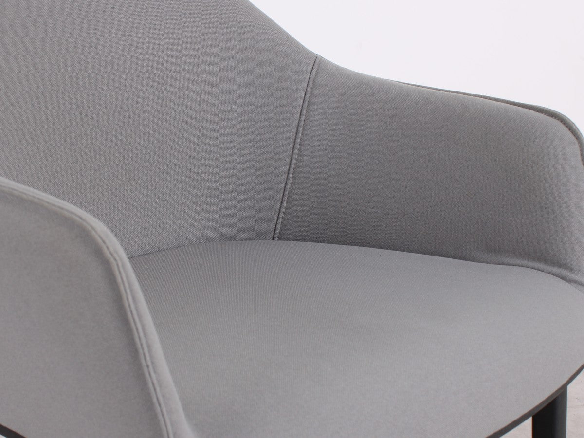 Gebrauchte Vitra Softshell Chair in Grau mit Armlehnen