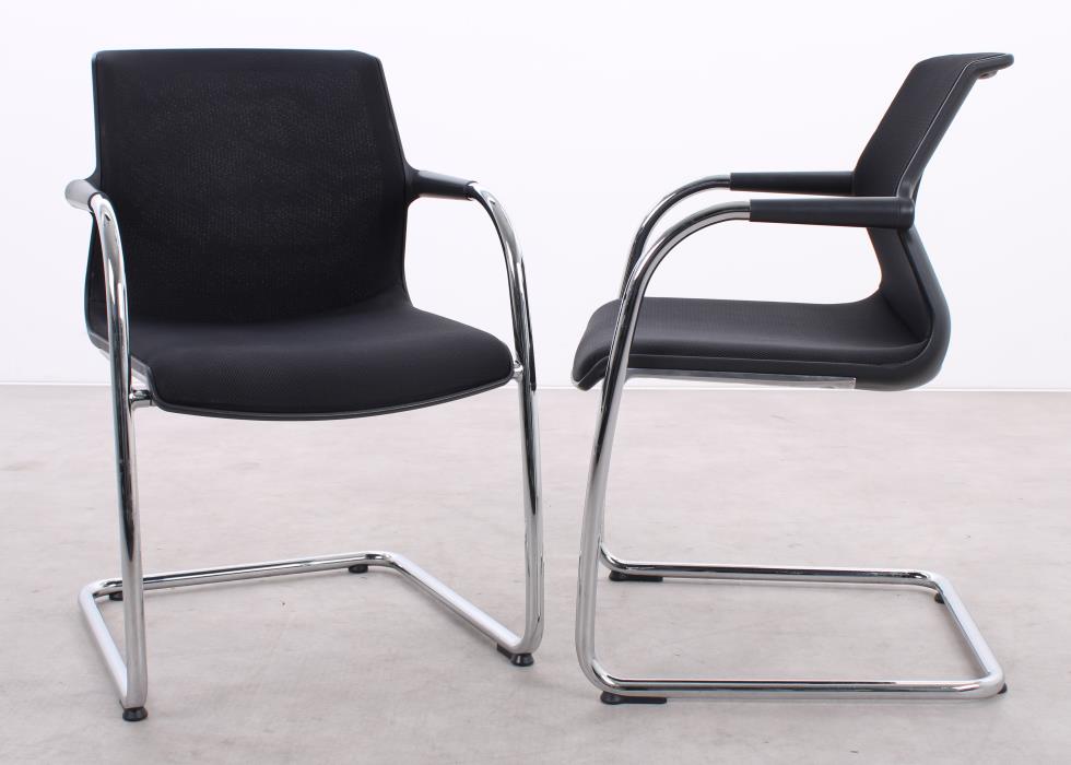 Gebrauchter Vitra Unix Chair Freischwinger in Schwarz mit Kunststoffschale