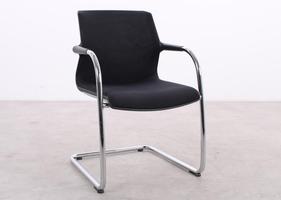 Gebrauchter Vitra Unix Chair Freischwinger in Schwarz mit Kunststoffschale