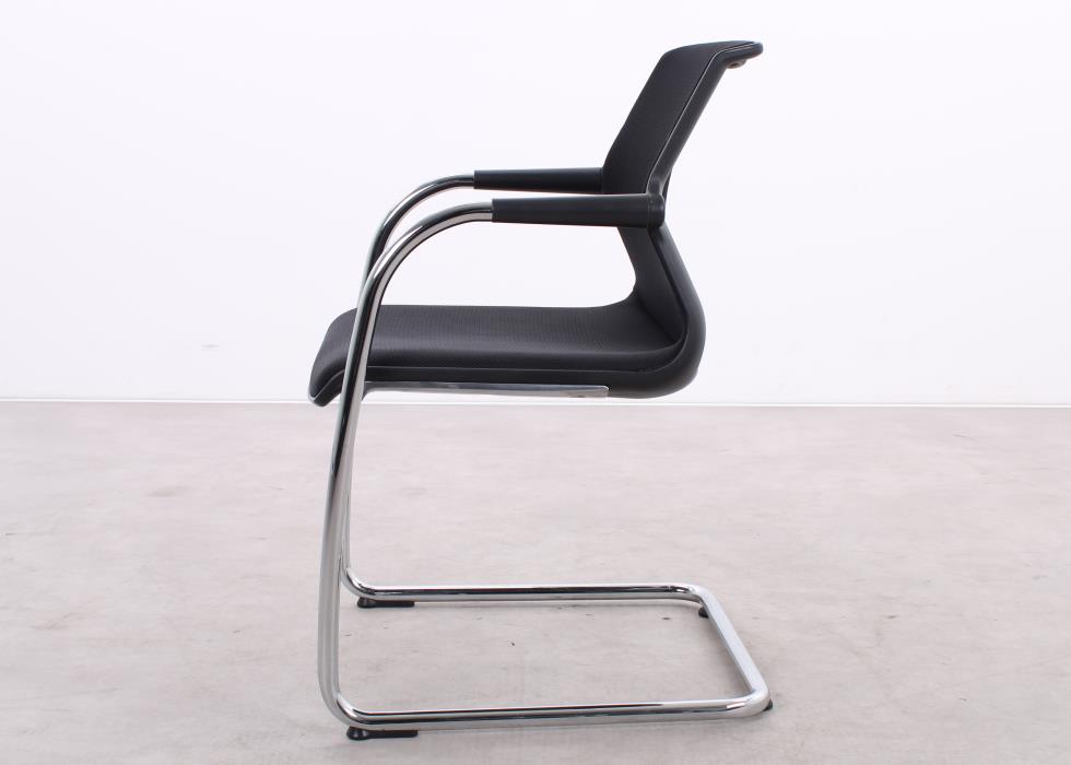 Gebrauchter Vitra Unix Chair Freischwinger in Schwarz mit Kunststoffschale