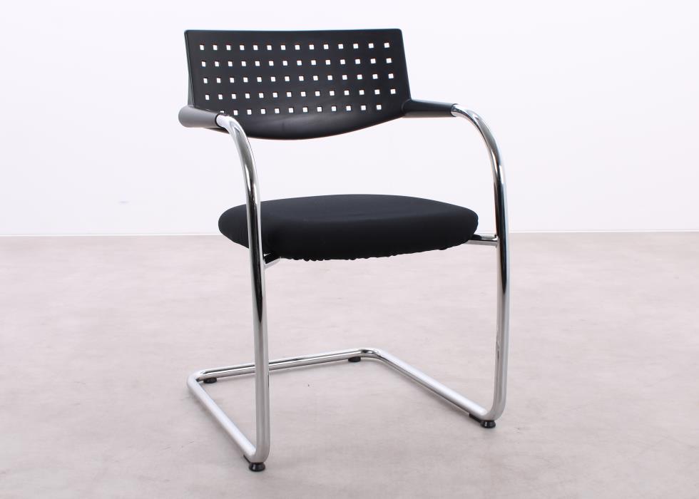 Gebrauchter Vitra Visavis Besucherstuhl Schwarz mit Kufengestell