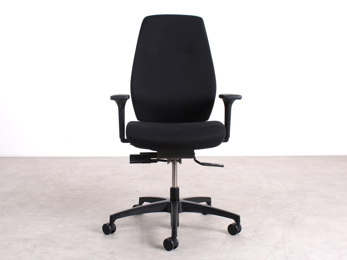 Gebrauchter Dauphin Shape XT Bürostuhl mit Armlehnen in der Vorderansicht