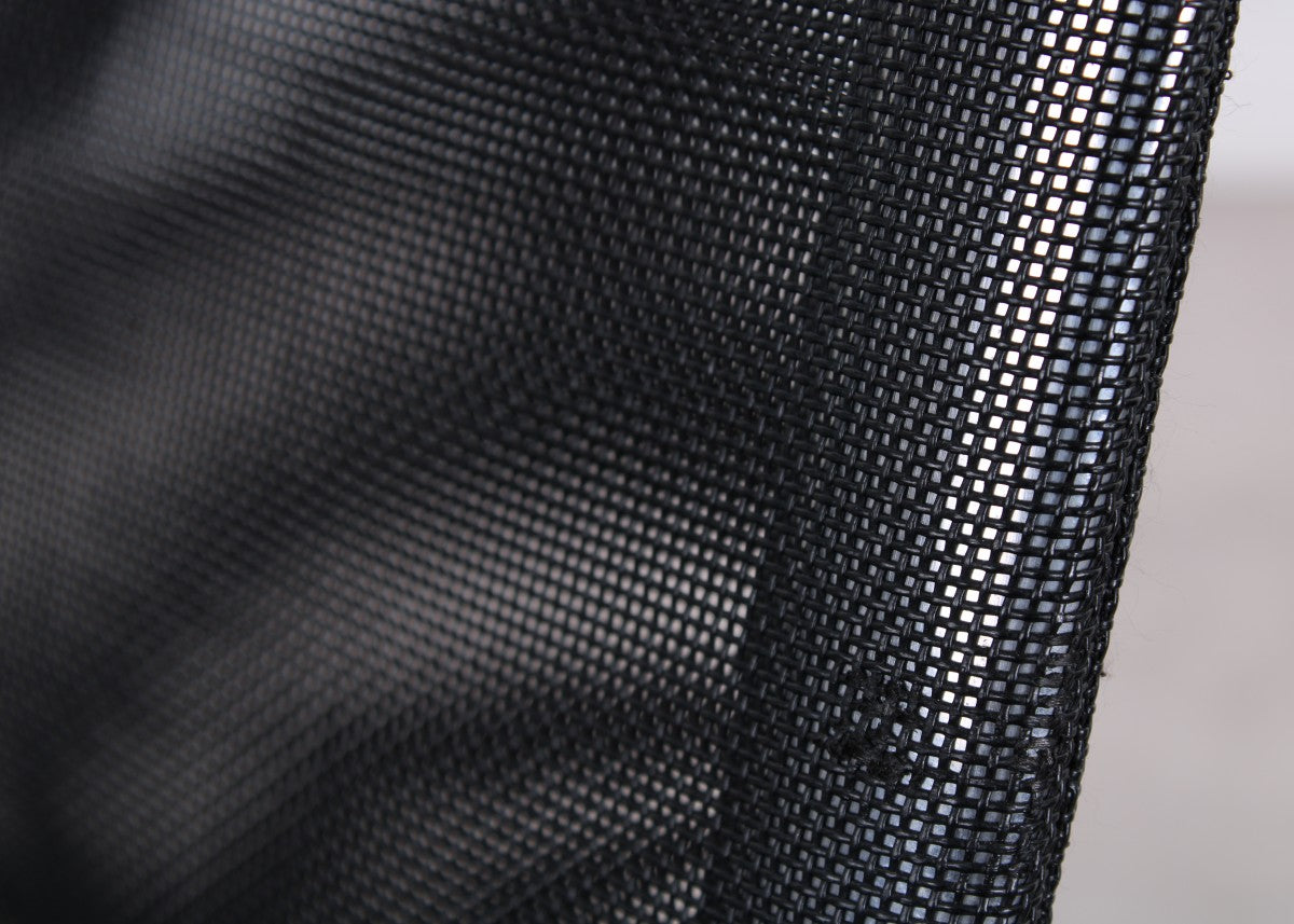 Gebrauchter Vitra Meda Chair Konferenzstuhl mit schwarzem Netweave Rücken und Aluminiumgestell