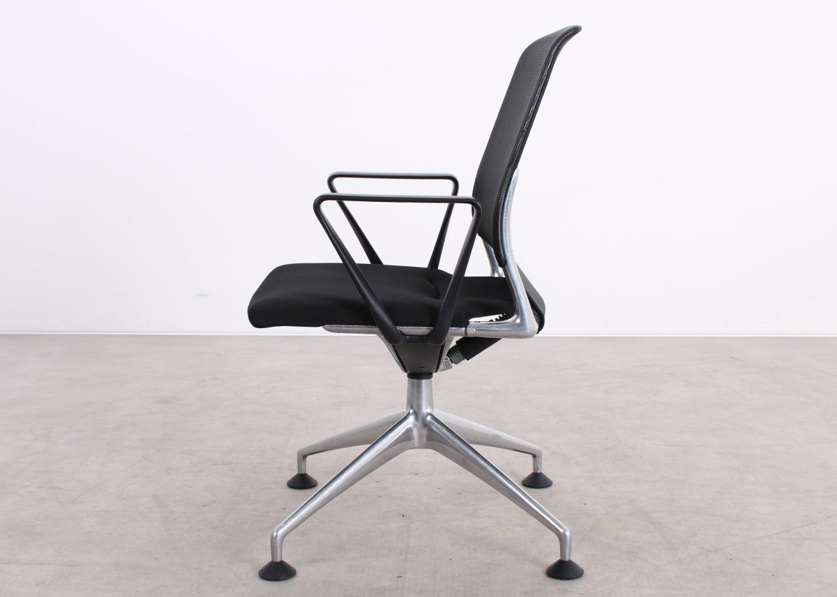 Gebrauchter Vitra Meda Chair Konferenzstuhl in Schwarz