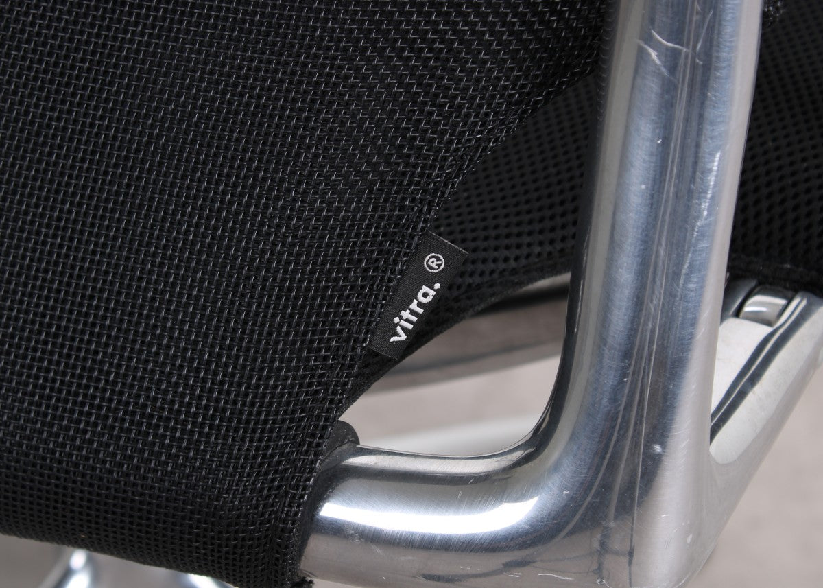 Gebrauchter Vitra Meda Chair Konferenzstuhl in Schwarz