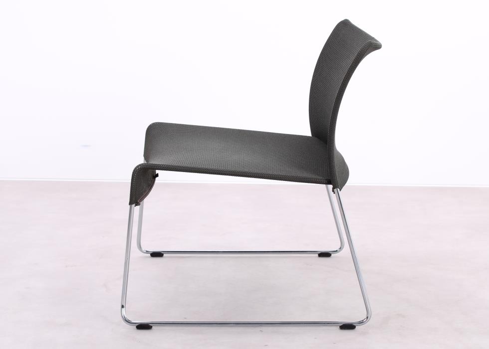 Gebrauchter Vitra Soft Sim Sessel in Grau im seitlichen Profil