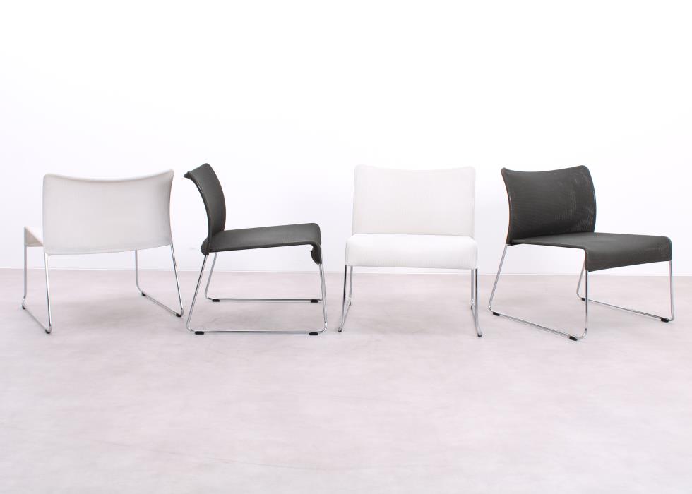 Gebrauchter Vitra Soft Sim Design-Sessel in Grau und Weiß als Gruppenansicht