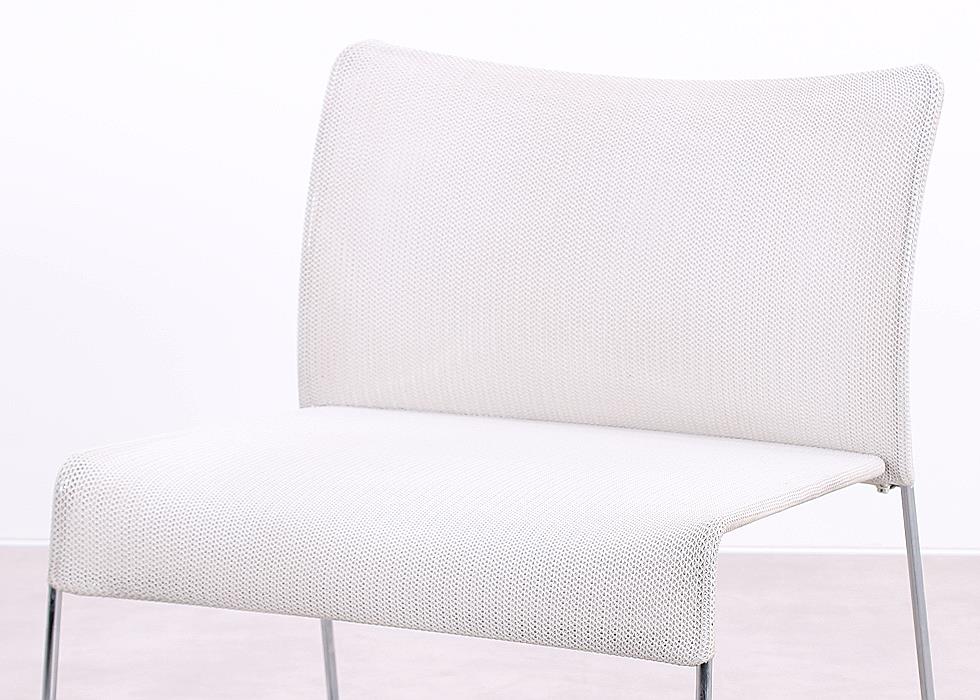 Gebrauchter Vitra Soft Sim Design-Sessel in Weiß mit Blick auf Sitzfläche und Rückenlehne