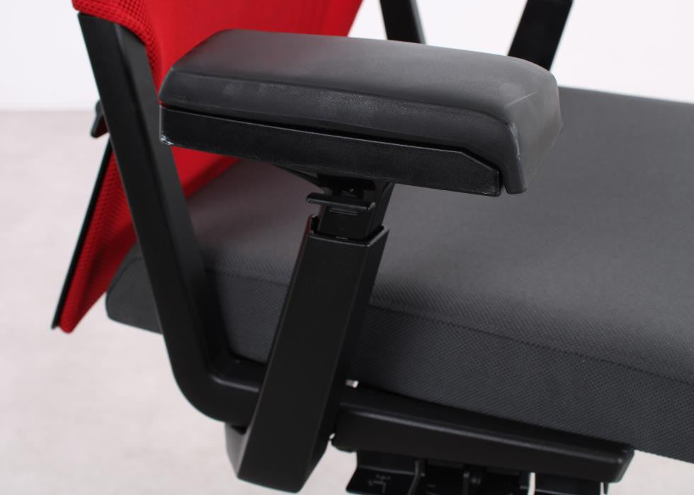 Verstellbare Armlehne des Haworth Comforto 5965 Bürostuhls