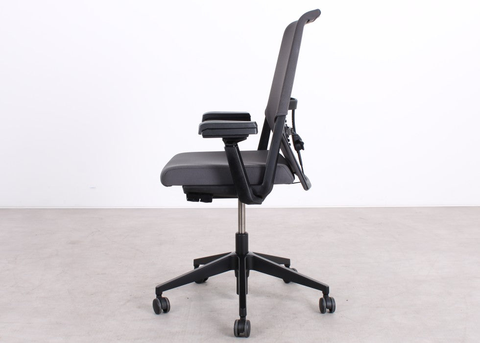Haworth Comforto 5975 ergonomischer Bürostuhl in Dunkelgrau, refurbished durch R&M