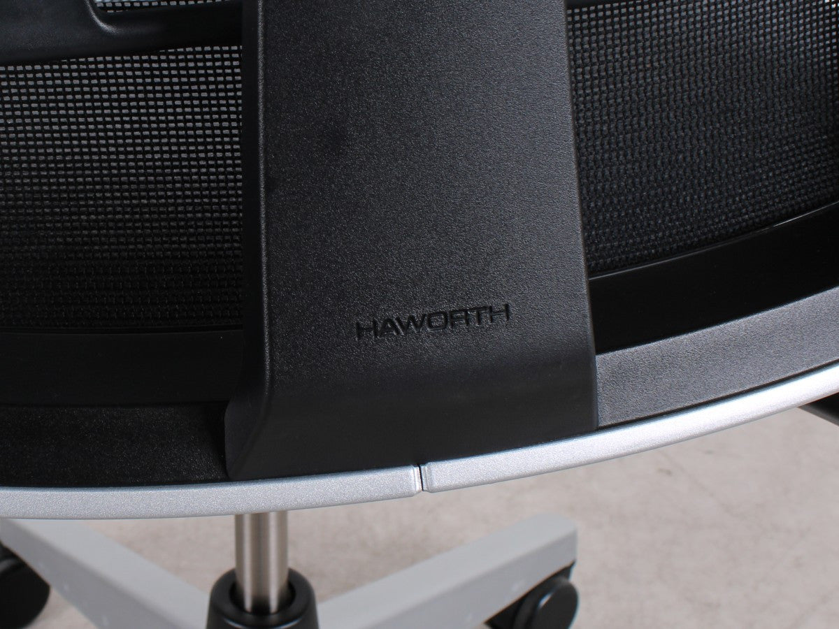 Haworth Logo an der Rückenlehne des Comforto Very 6265