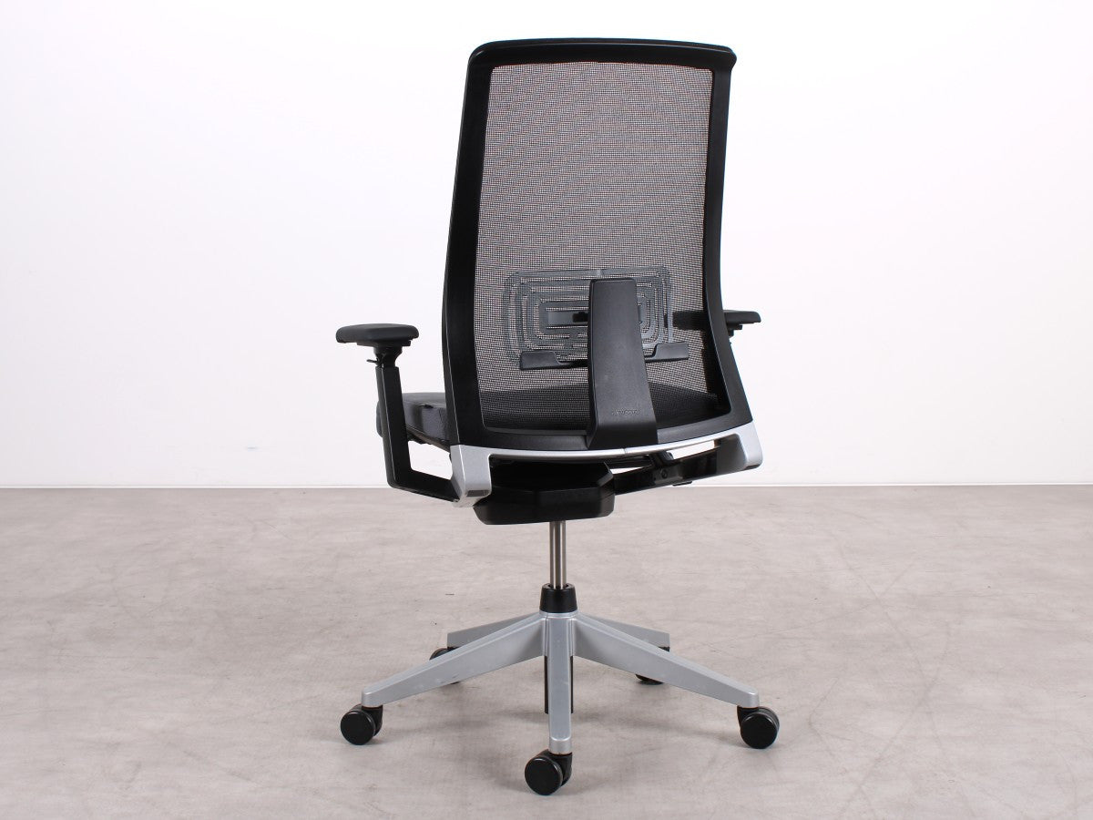 Haworth Comforto Very 6265 Bürostuhl in der Rückansicht