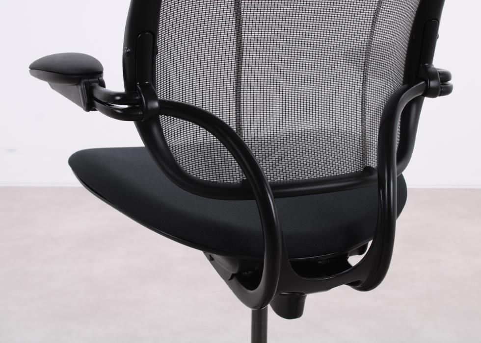 Humanscale Liberty Task ergonomischer Bürostuhl in Schwarz, refurbished durch R&M