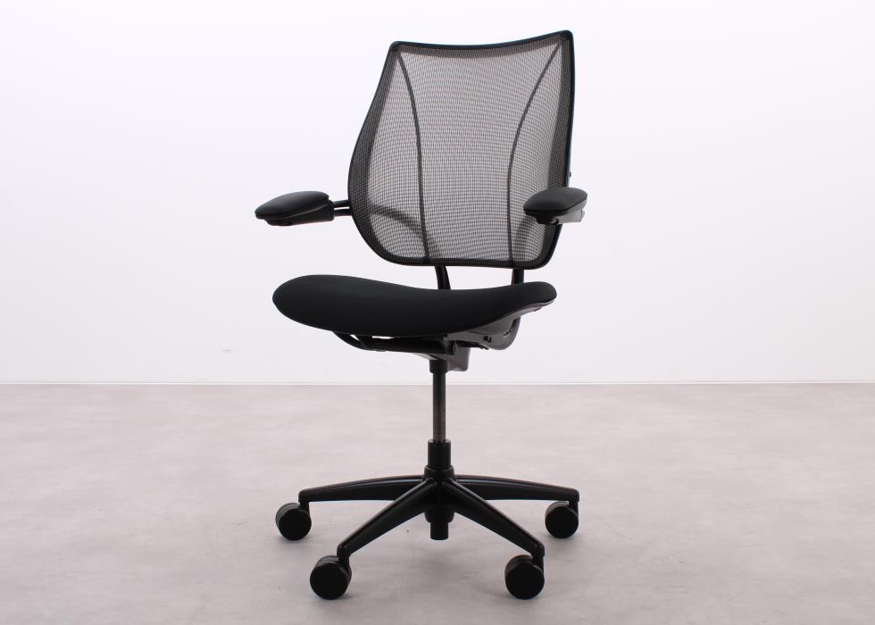 Humanscale Liberty Task ergonomischer Bürostuhl in Schwarz, refurbished durch R&M