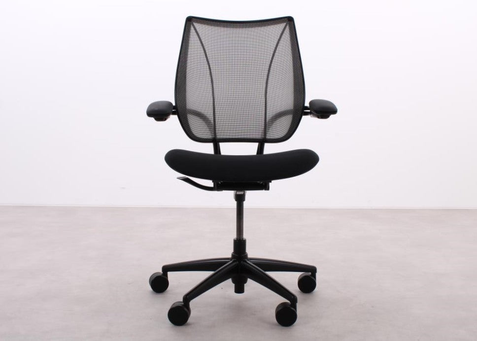 Humanscale Liberty Task ergonomischer Bürostuhl in Schwarz, refurbished durch R&M