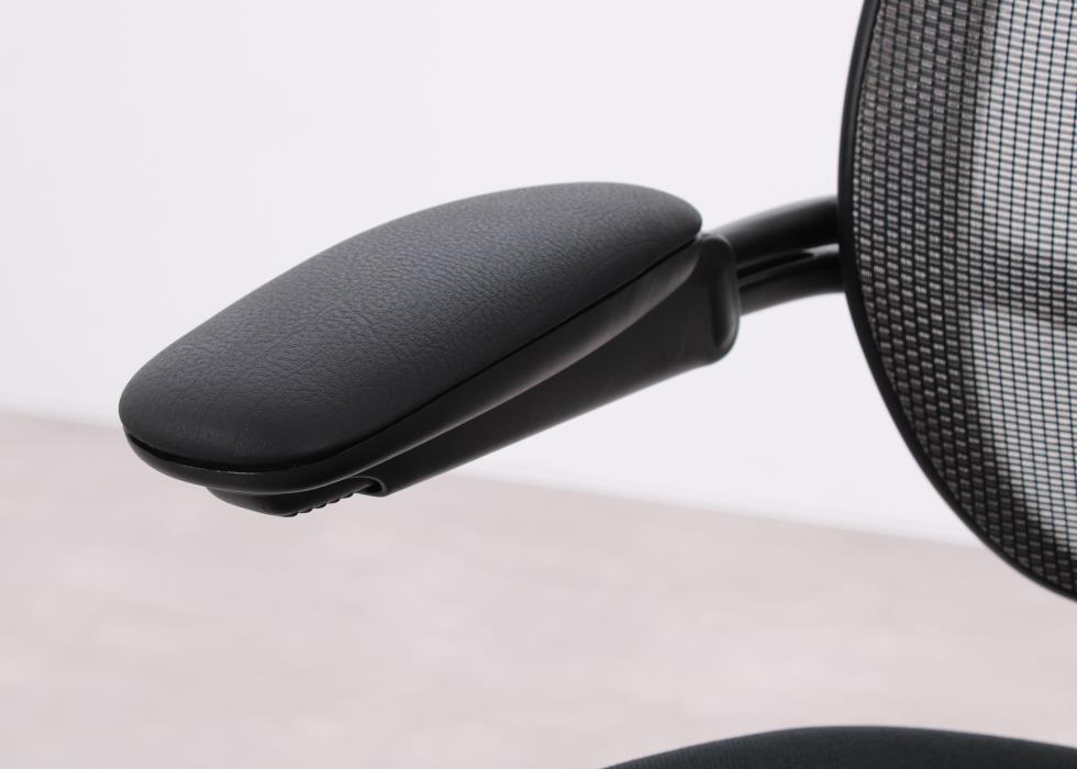 Humanscale Liberty Task ergonomischer Bürostuhl in Schwarz, refurbished durch R&M