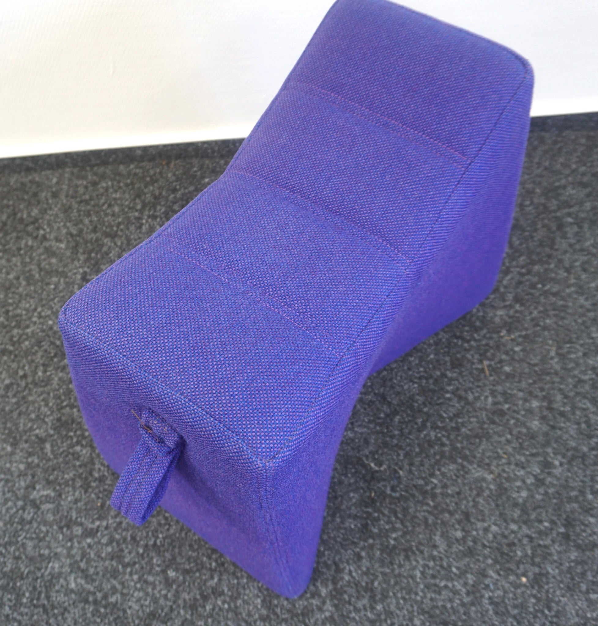 Naughtone Pinch Design Hocker