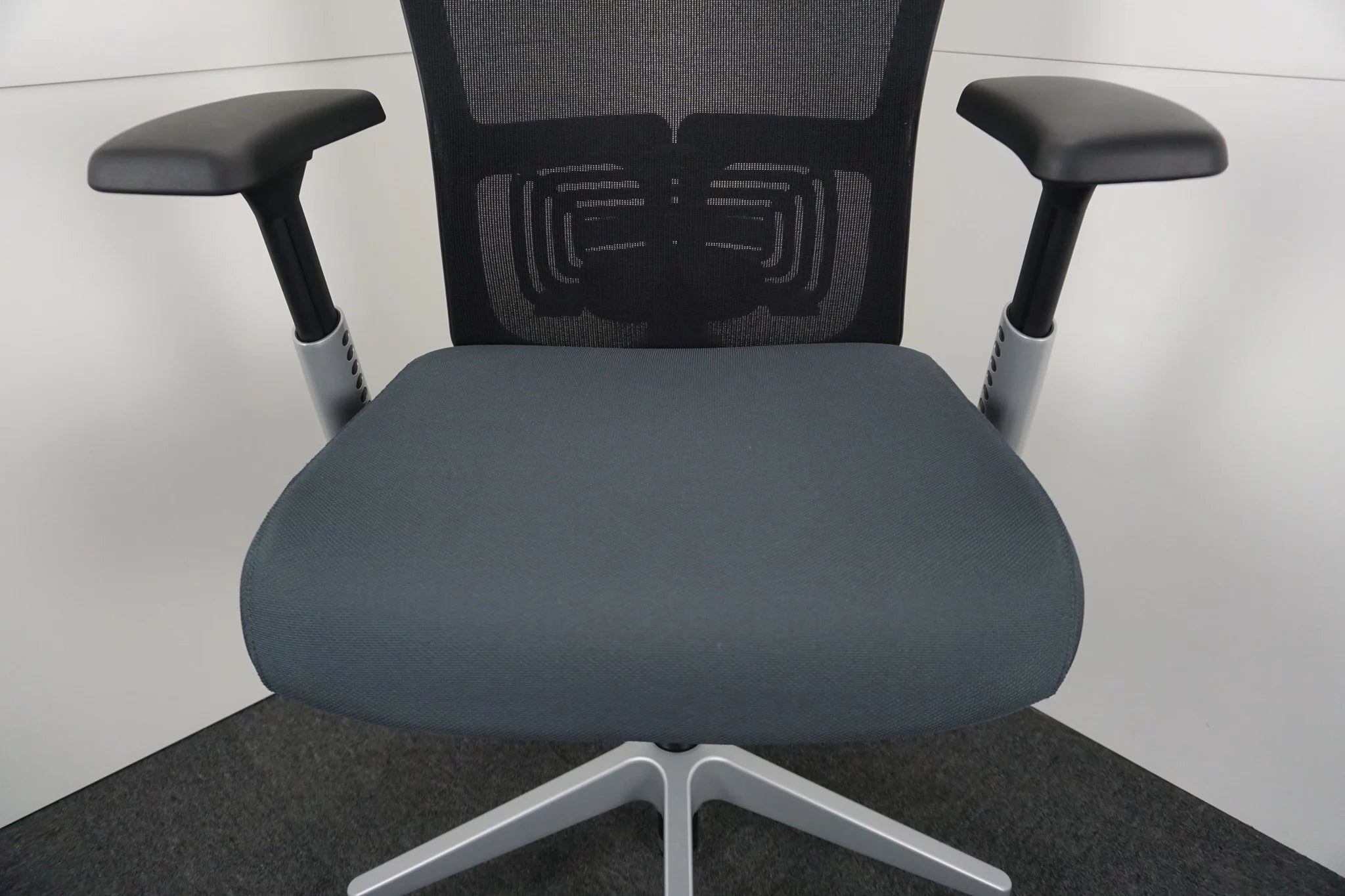 Haworth Comforto Zody Bürostuhl Dunkelgrau Sitz
