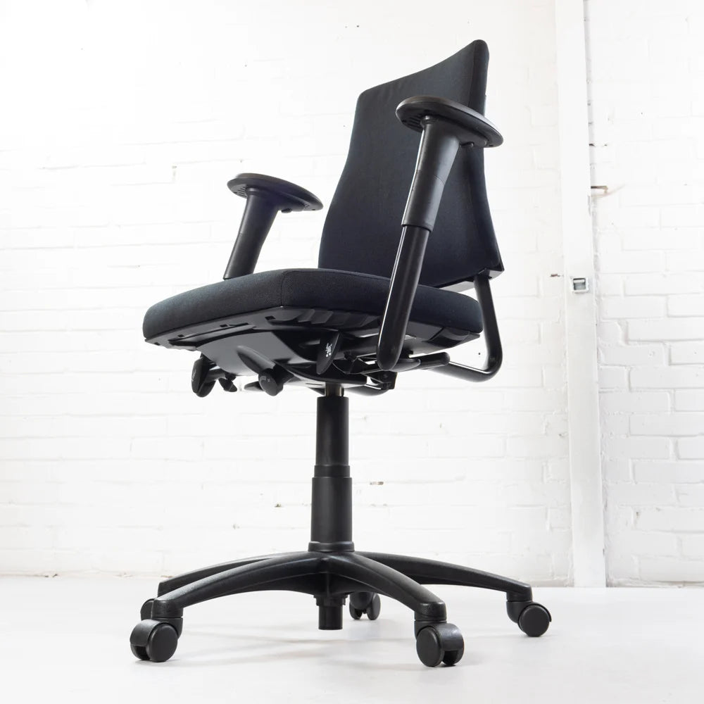 BMA Axia Bürodrehstuhl Schwarz Refurbished Seitenansicht