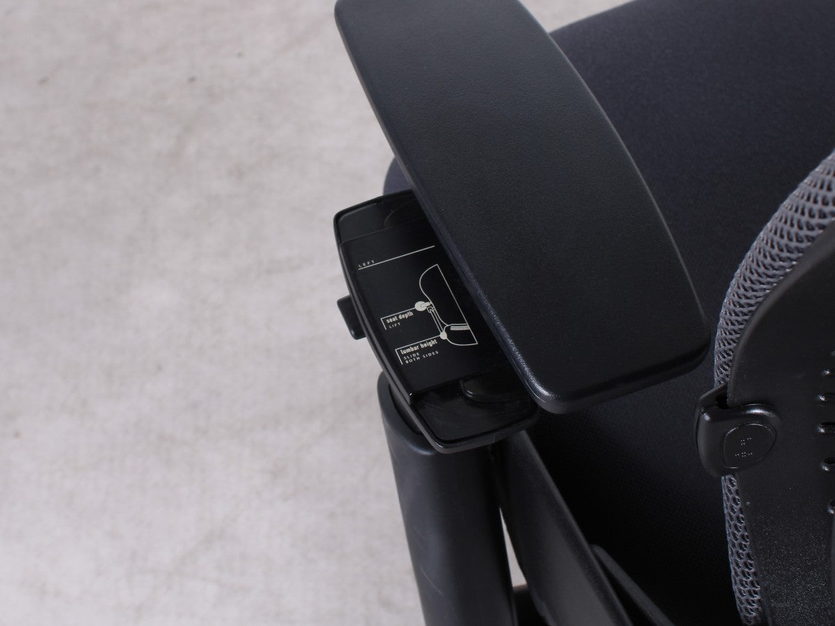 Steelcase Leap V2 Bürodrehstuhl in Schwarz, refurbished durch R&M