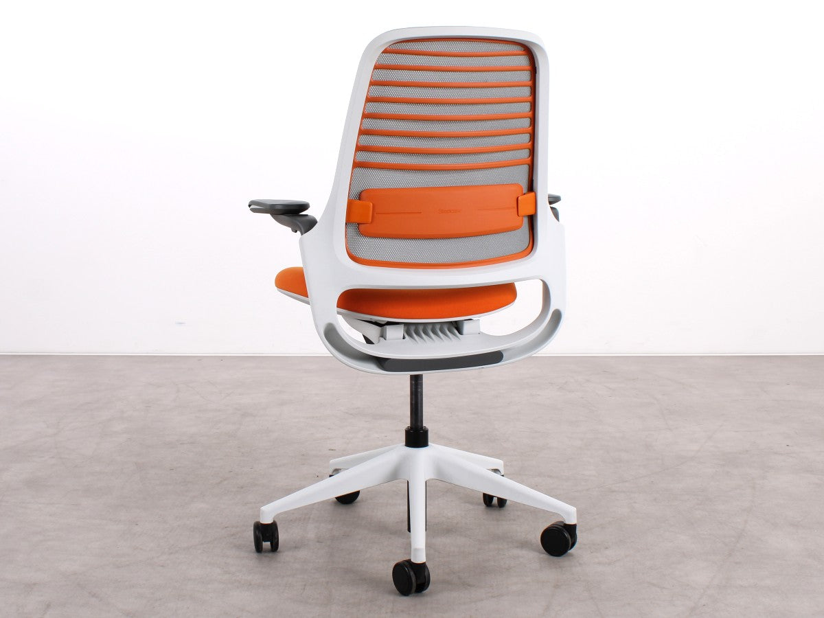 Steelcase Series 1 ergonomischer Bürostuhl in Orange, refurbished durch R&M