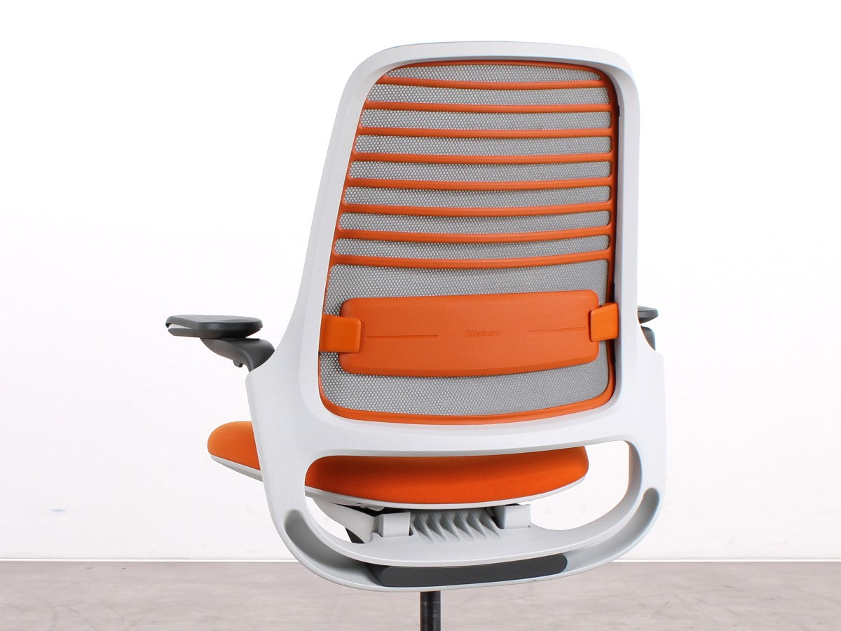 Steelcase Series 1 ergonomischer Bürostuhl in Orange, refurbished durch R&M
