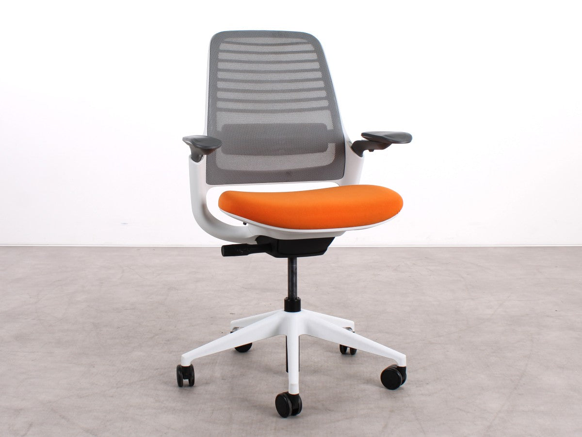 Steelcase Series 1 ergonomischer Bürostuhl in Orange, refurbished durch R&M