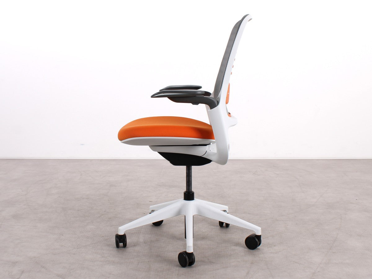 Steelcase Series 1 ergonomischer Bürostuhl in Orange, refurbished durch R&M