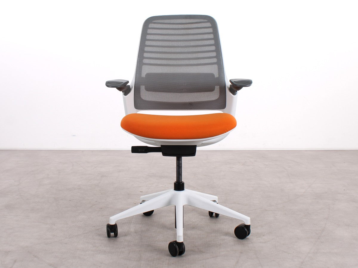 Steelcase Series 1 ergonomischer Bürostuhl in Orange, refurbished durch R&M