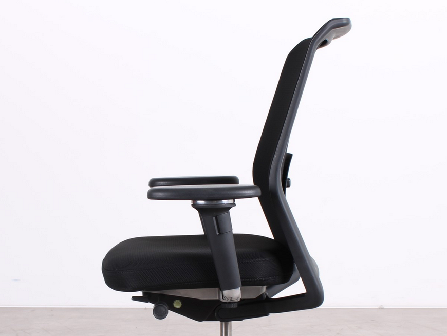 Vitra ID Mesh ergonomischer Bürostuhl in Schwarz, refurbished durch R&M