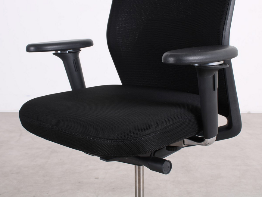 Vitra ID Mesh ergonomischer Bürostuhl in Schwarz, refurbished durch R&M